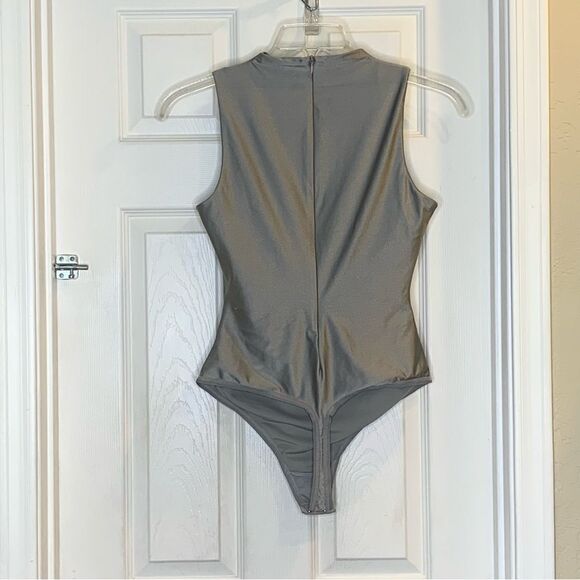 Skims Disco Sleevless Mock Neck Bodysuit Silver Size Large - Picture 5 of 12